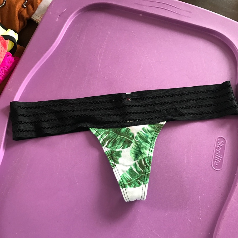 Victoria's Secret thong M